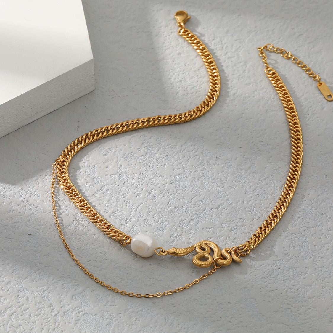 Collar Golden Snake